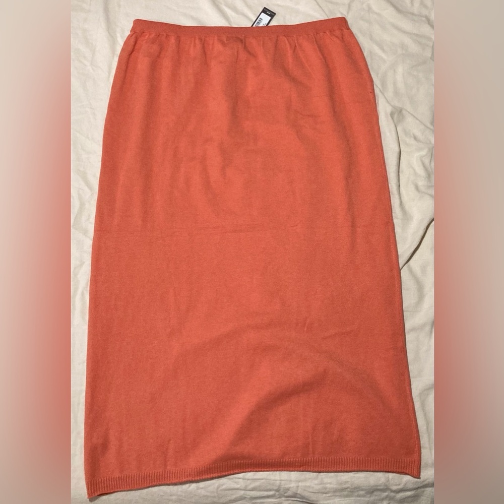 PrettyLittleThing Maxi Rust Knit Tube Skirt | 38” Waist to Hem - Picture 3 of 10